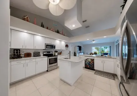 2027 New Bedford Drive Sun City Center FL 33573
