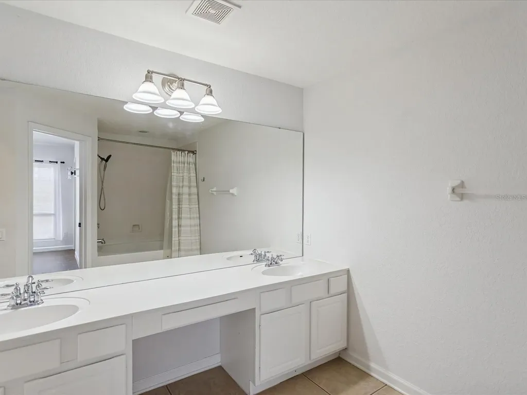 1055 Rock Harbor Avenue Orlando FL 32828