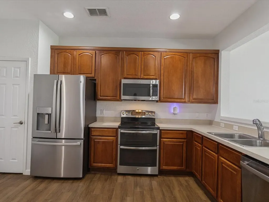 1055 Rock Harbor Avenue Orlando FL 32828