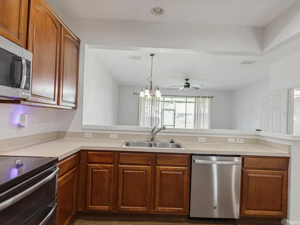 1055 Rock Harbor Avenue Orlando FL 32828