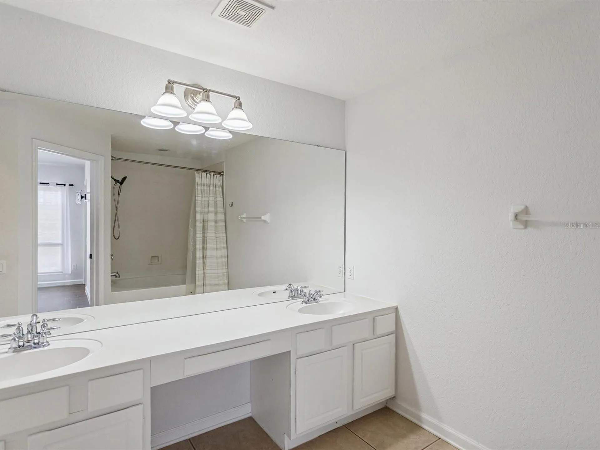 1055 Rock Harbor Avenue Orlando FL 32828