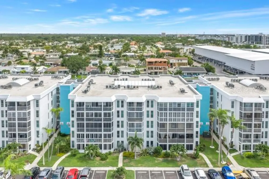 4902 38th Way S St Petersburg FL 33711