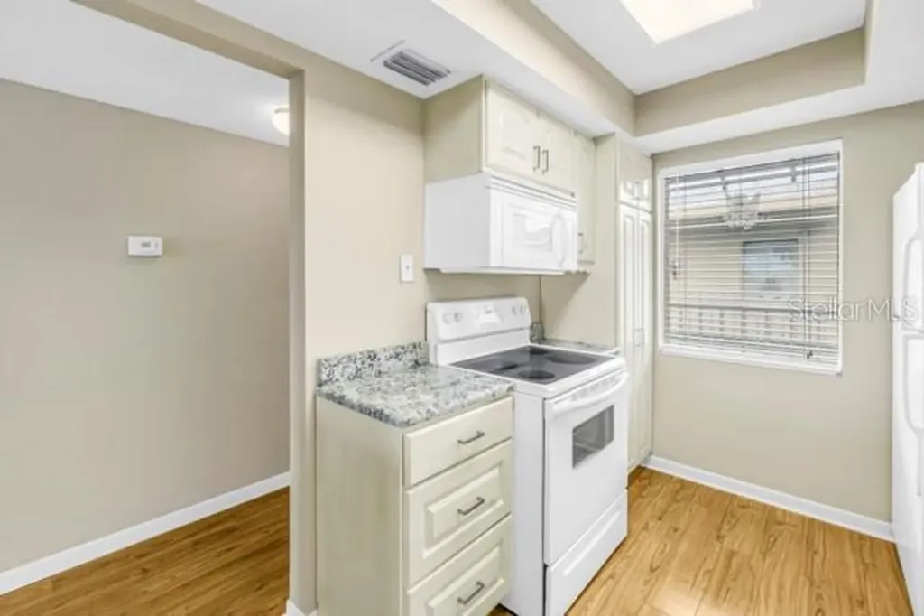 4902 38th Way S St Petersburg FL 33711