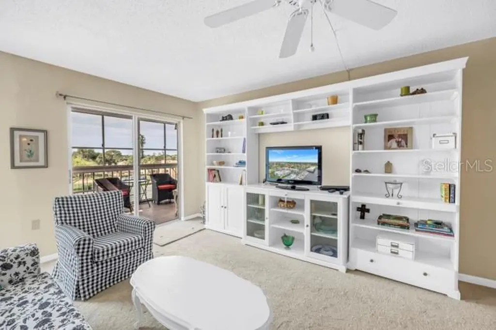 4902 38th Way S St Petersburg FL 33711