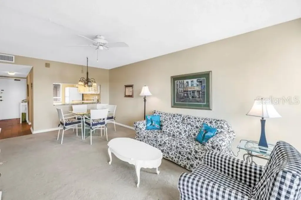 4902 38th Way S St Petersburg FL 33711