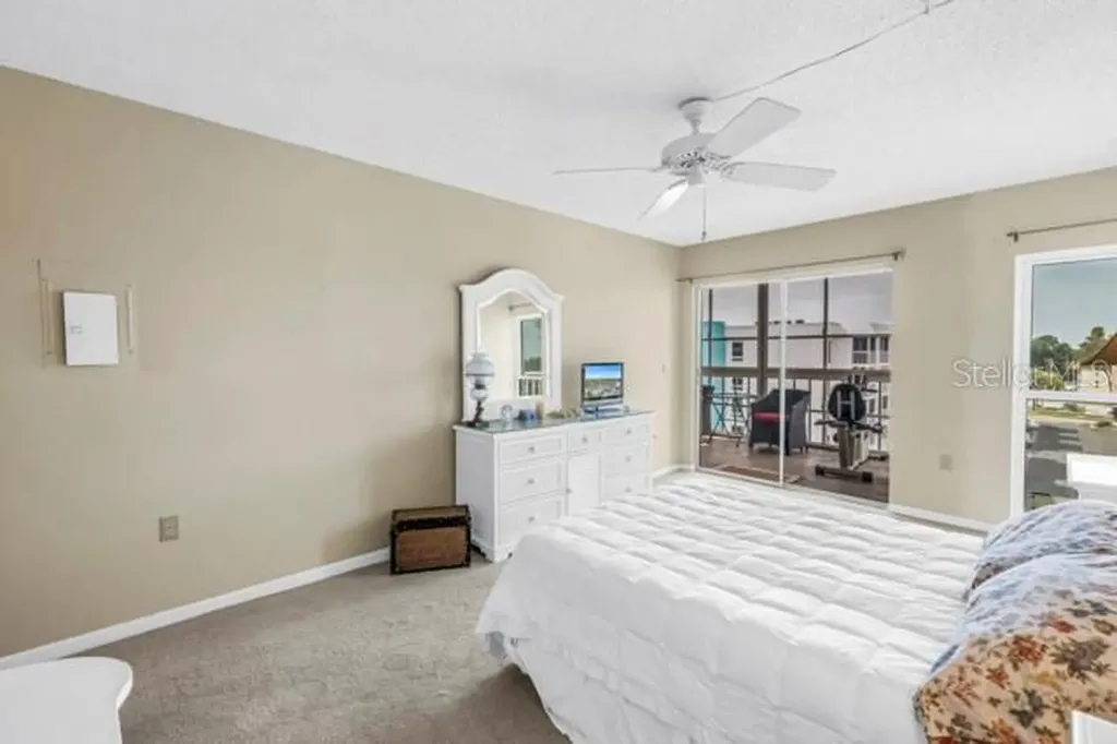 4902 38th Way S St Petersburg FL 33711