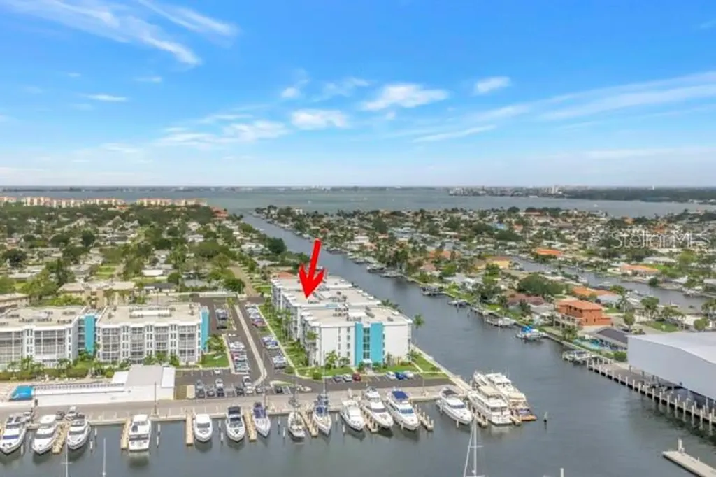4902 38th Way S St Petersburg FL 33711