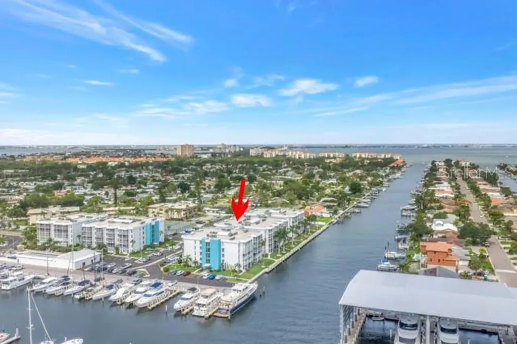 4902 38th Way S St Petersburg FL 33711