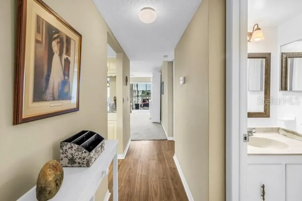 4902 38th Way S St Petersburg FL 33711