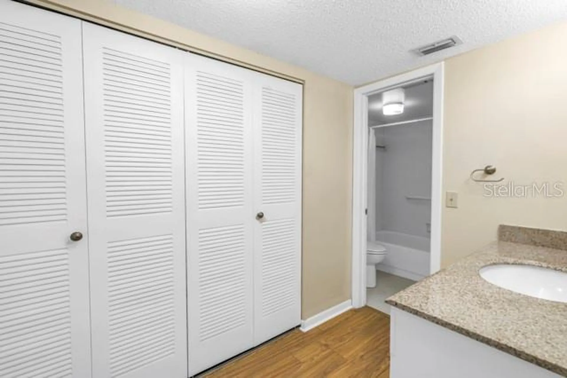 4902 38th Way S St Petersburg FL 33711