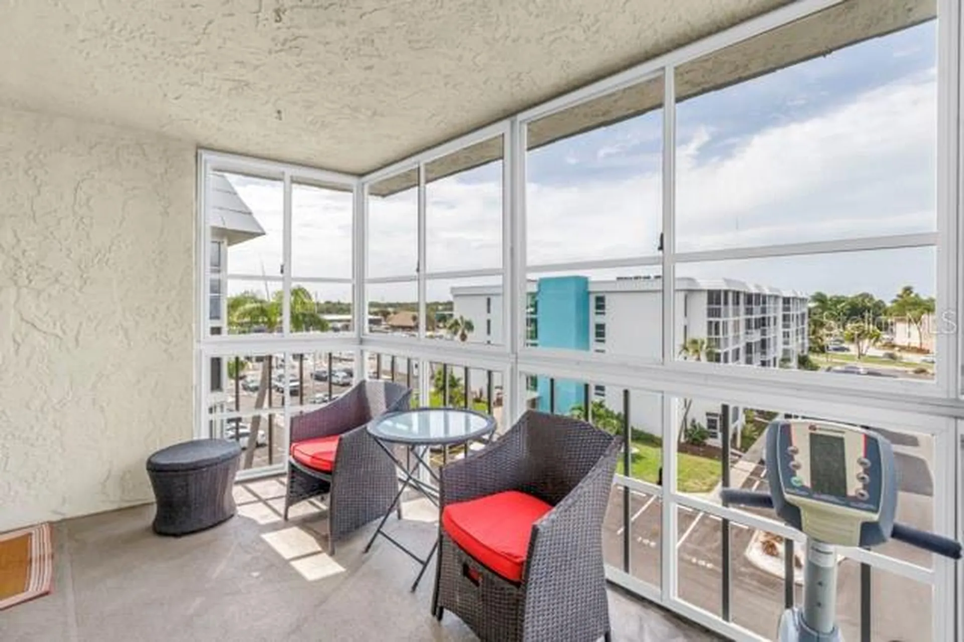4902 38th Way S St Petersburg FL 33711