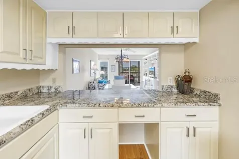 4902 38th Way S St Petersburg FL 33711