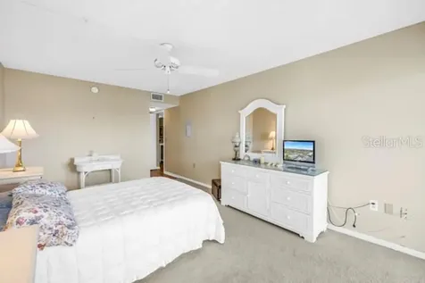 4902 38th Way S St Petersburg FL 33711