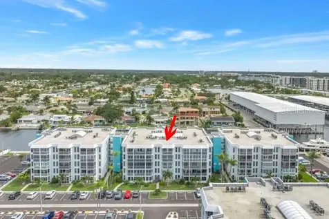 4902 38th Way S St Petersburg FL 33711