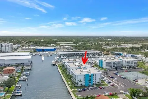 4902 38th Way S St Petersburg FL 33711