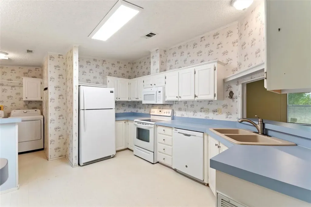25 Crescent Ridge Road Davenport FL 33837