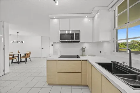 Via Pedregal Cond Montecillo Court Via Pedregal Apt #4808 Trujillo Alto PR 00976