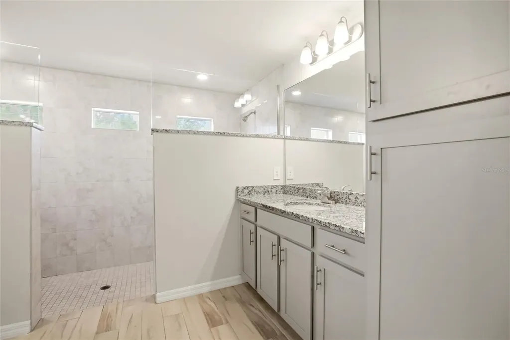 1024 NE 33rd Lane Cape Coral FL 33909