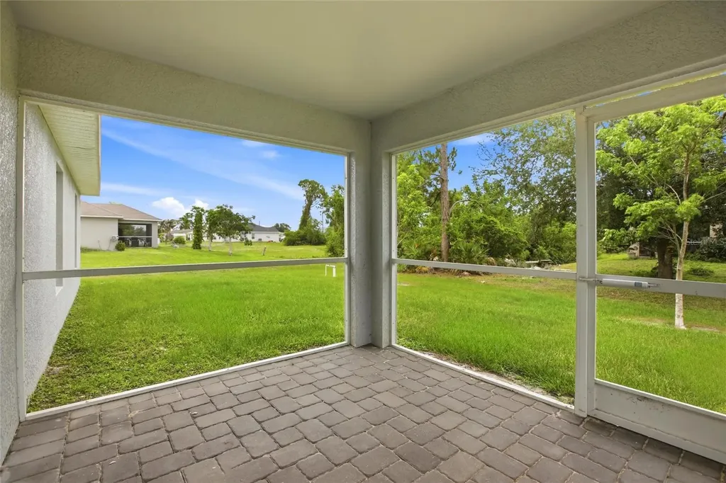 1024 NE 33rd Lane Cape Coral FL 33909