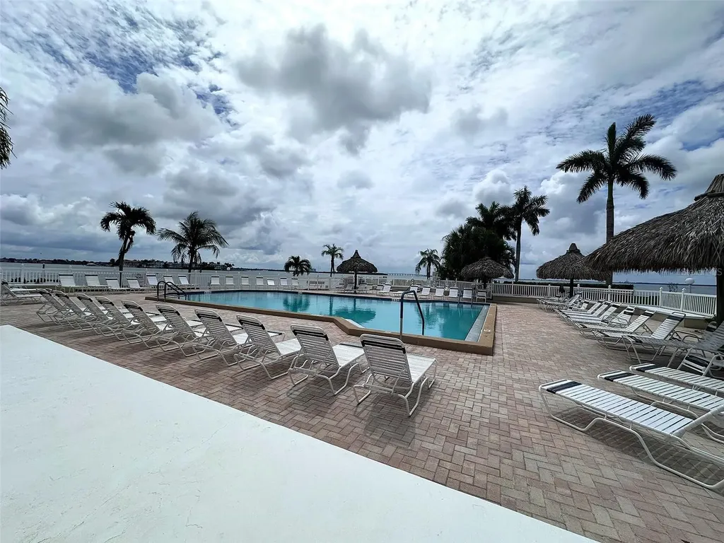 6322 Palma Del Mar Boulevard S St Petersburg FL 33715