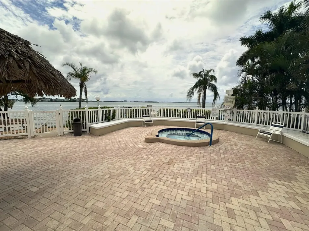 6322 Palma Del Mar Boulevard S St Petersburg FL 33715