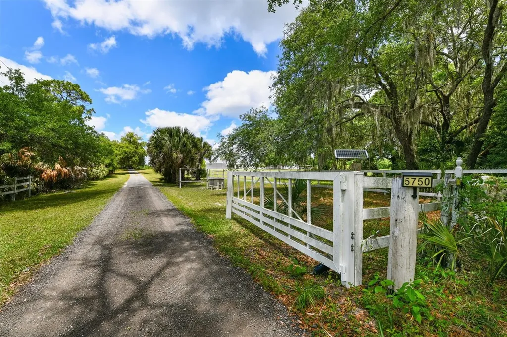 5750 Oak Hollow Lane Oviedo FL 32765