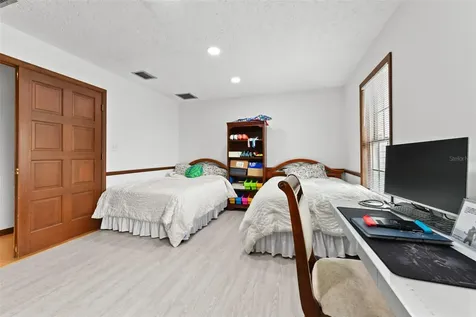 5750 Oak Hollow Lane Oviedo FL 32765