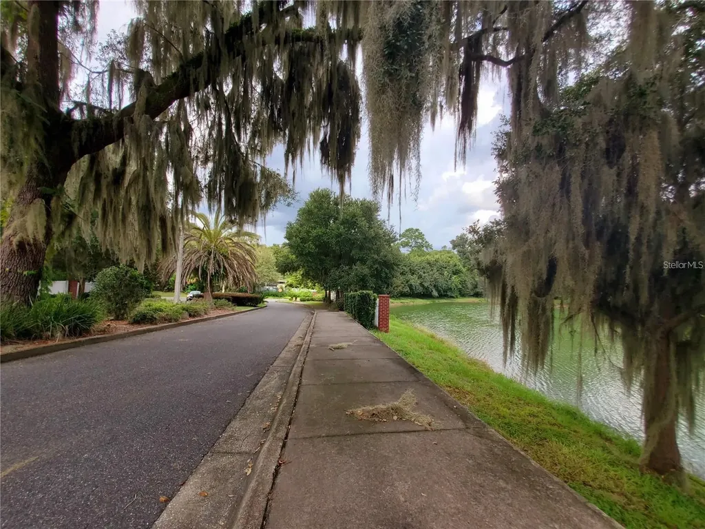 1561 NW 29th Road Gainesville FL 32605