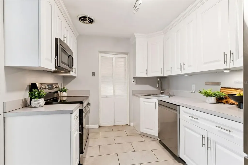 706 Springview Drive Orlando FL 32803