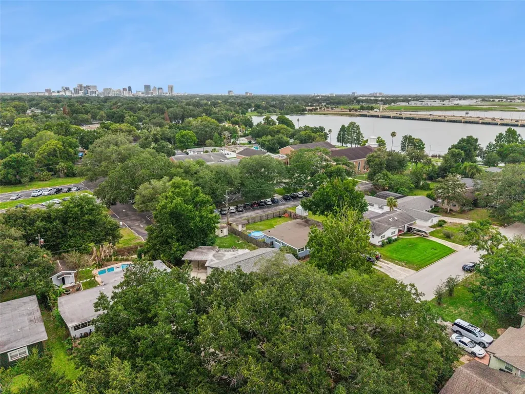706 Springview Drive Orlando FL 32803