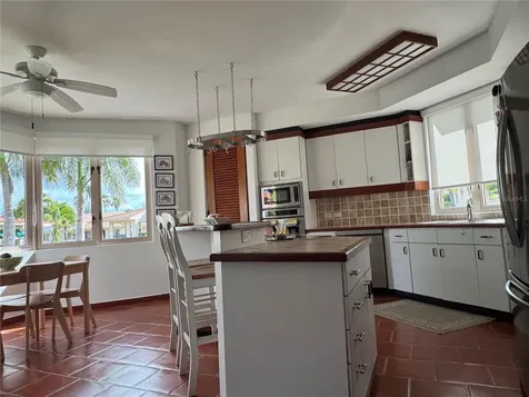 86 Lakeside Villas Vega Alta PR 00692