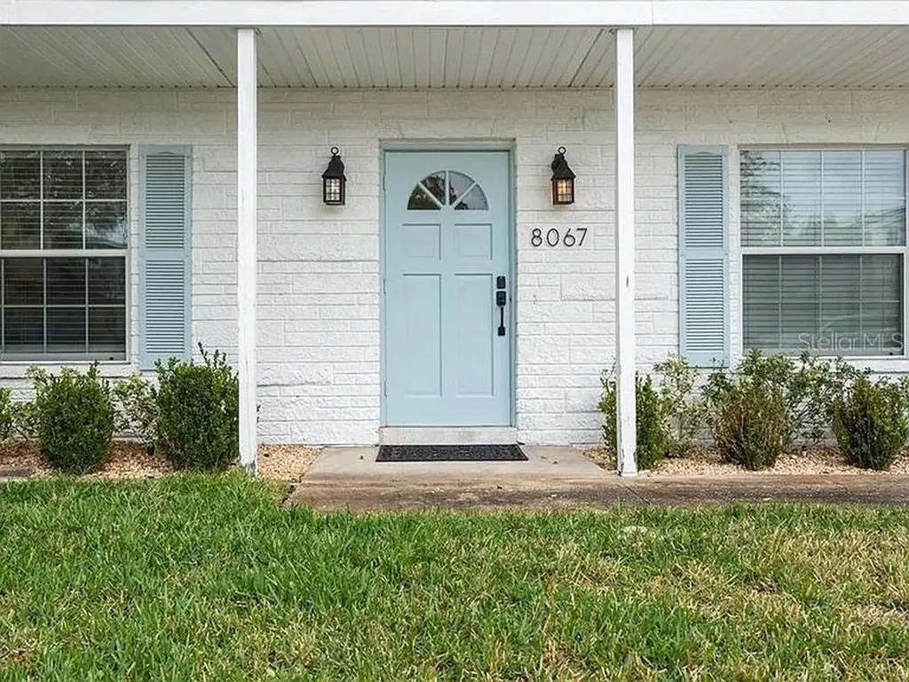 8067 123rd Street Seminole FL 33772