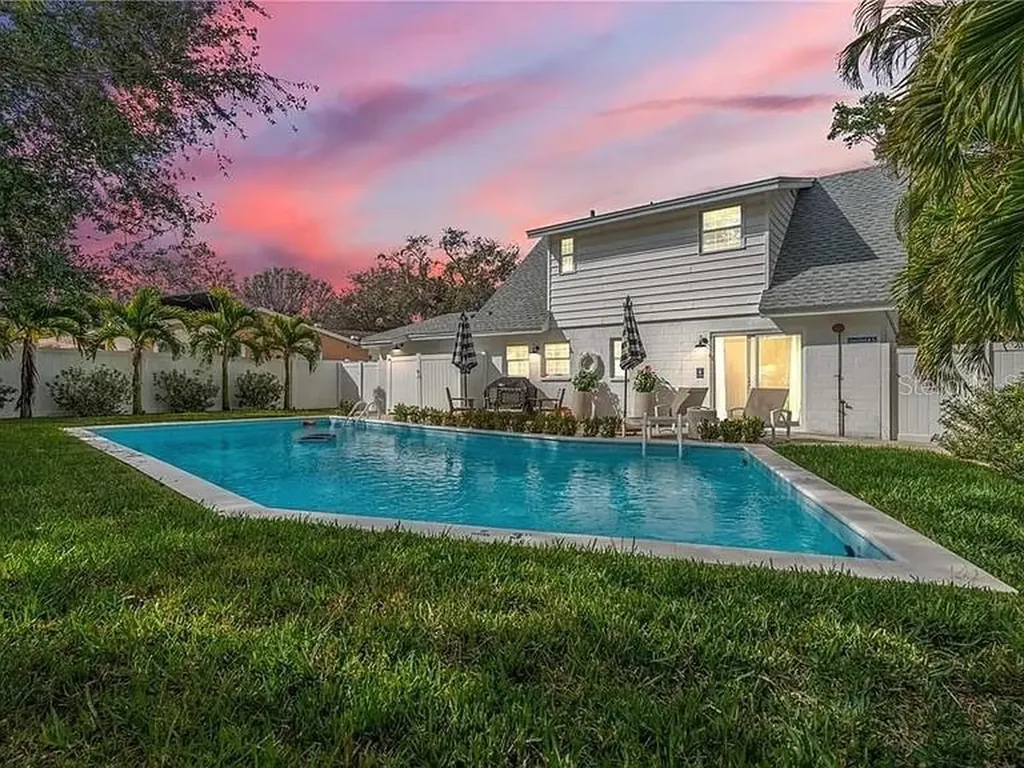 8067 123rd Street Seminole FL 33772