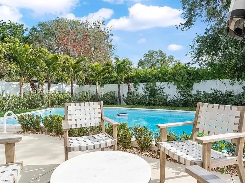 8067 123rd Street Seminole FL 33772