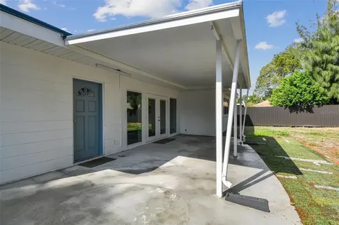 3905 W Paxton Avenue Tampa FL 33611