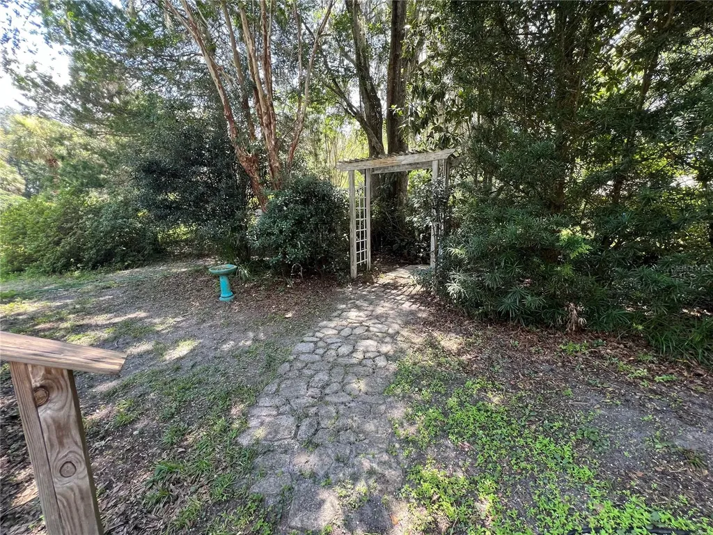 140 Price Road Hawthorne FL 32640