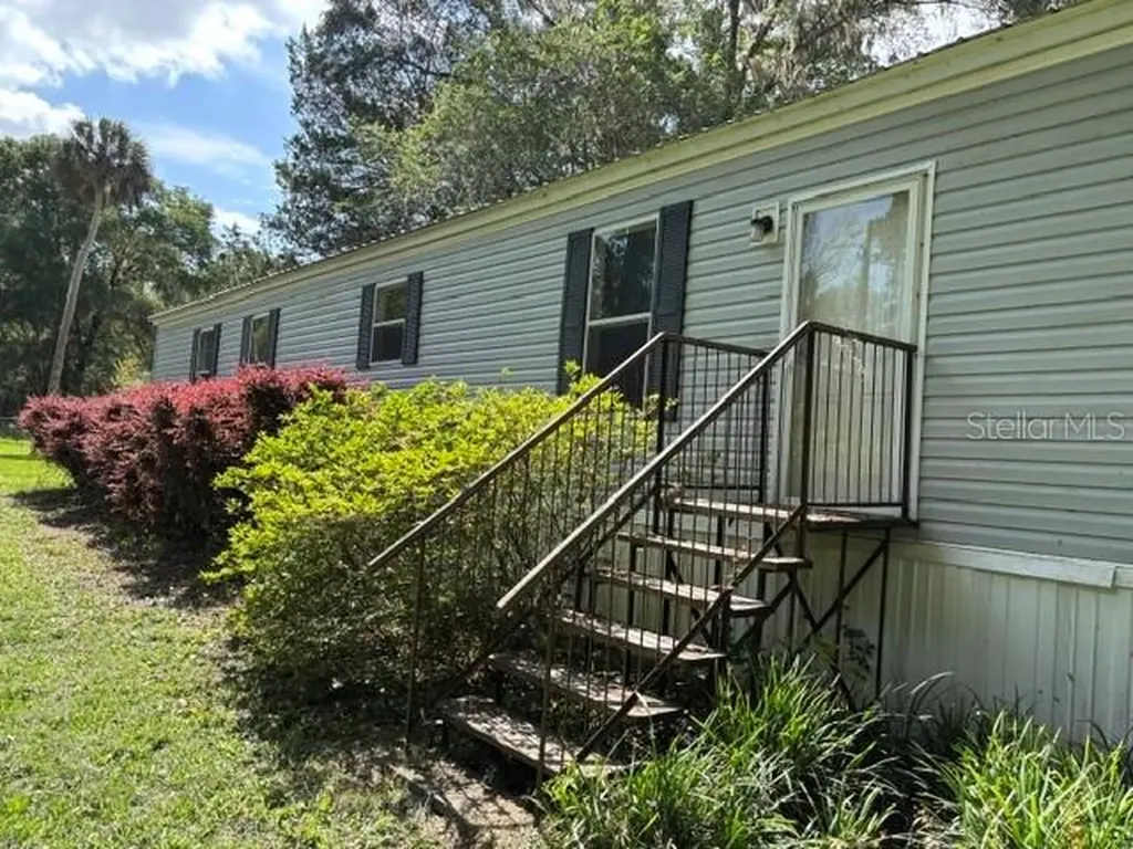 140 Price Road Hawthorne FL 32640