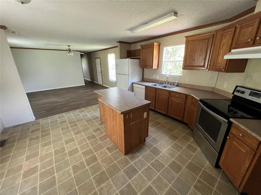 140 Price Road Hawthorne FL 32640