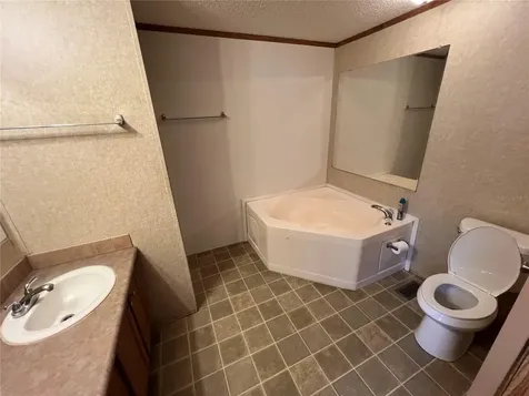 140 Price Road Hawthorne FL 32640