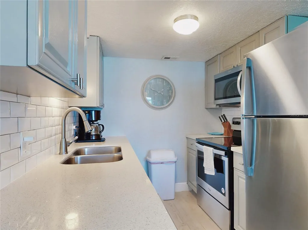 541 S Peninsula Avenue New Smyrna Beach FL 32169
