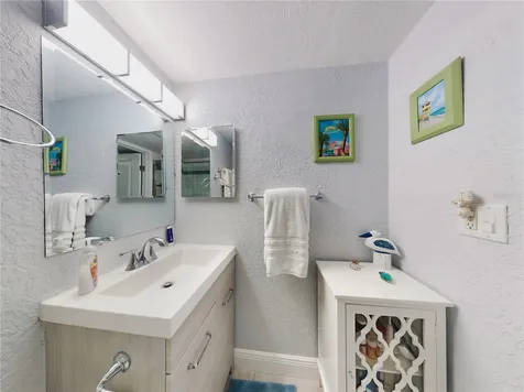 541 S Peninsula Avenue New Smyrna Beach FL 32169