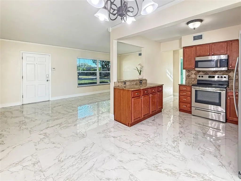 8802 109th Lane Seminole FL 33772