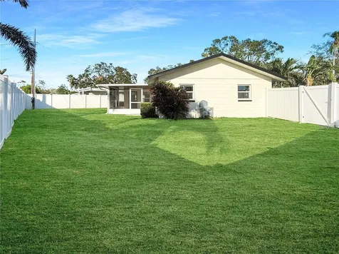 8802 109th Lane Seminole FL 33772