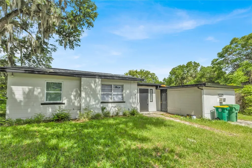 226 S Hill Avenue Deland FL 32724
