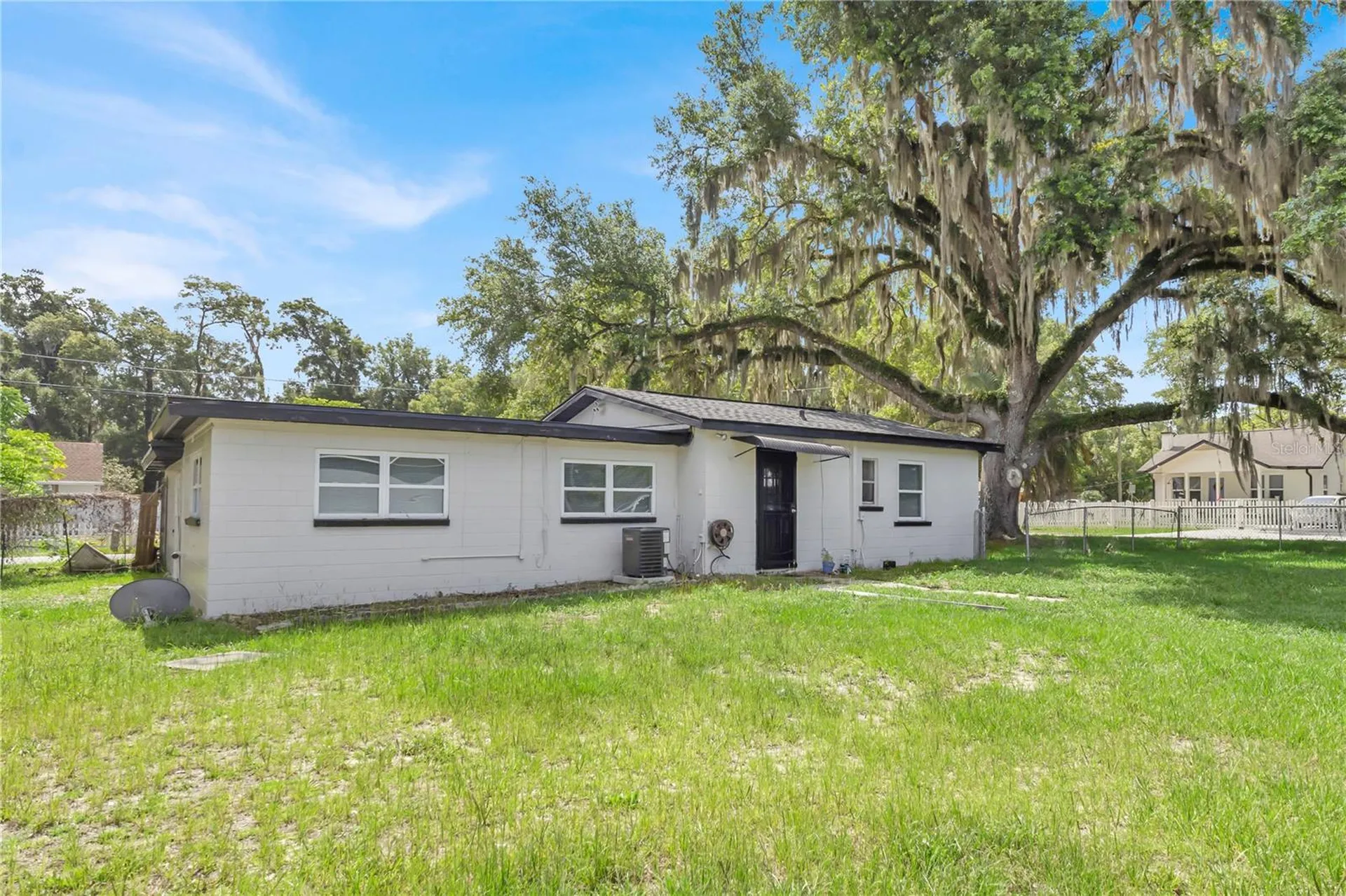 226 S Hill Avenue Deland FL 32724