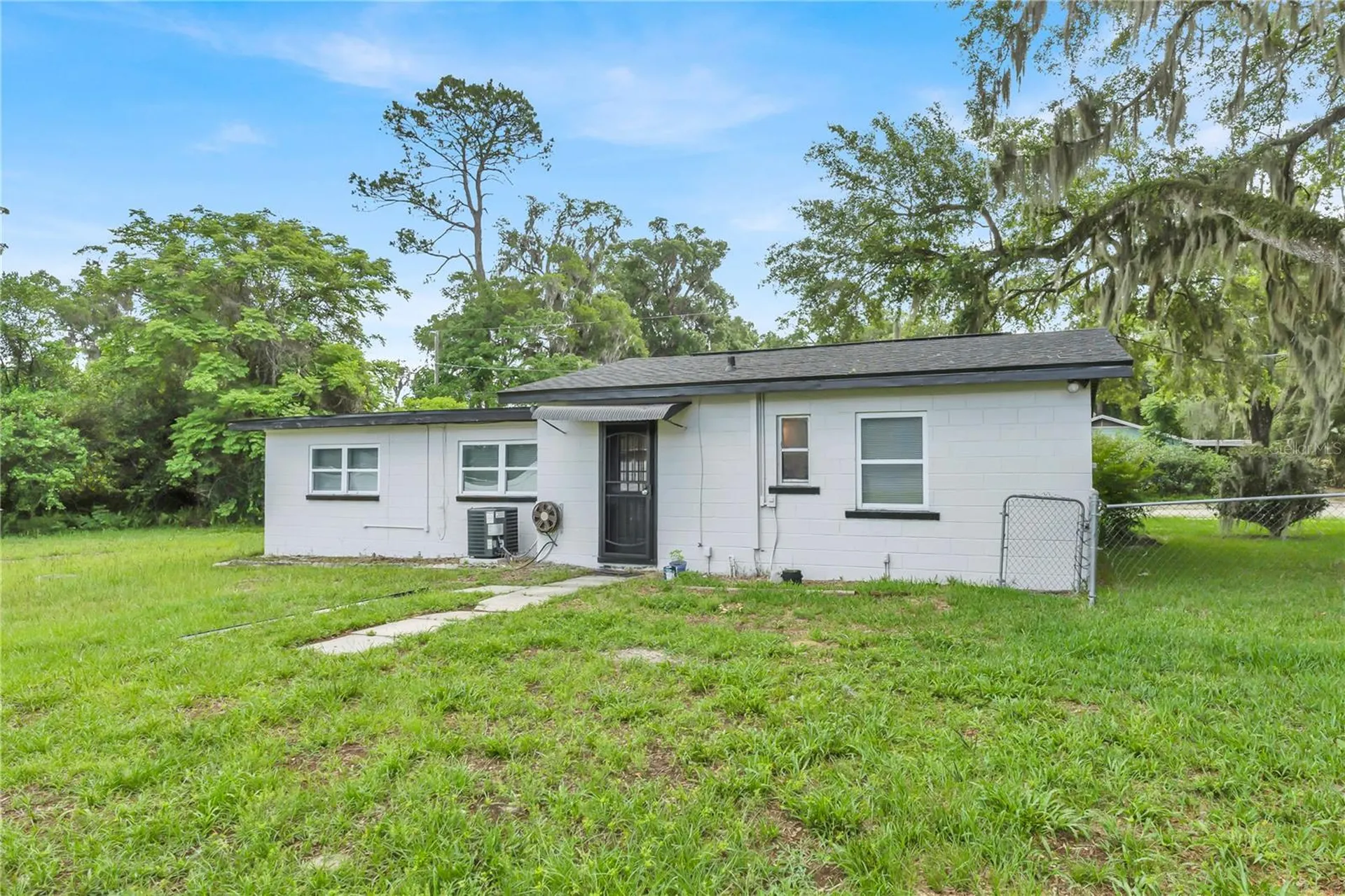 226 S Hill Avenue Deland FL 32724