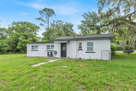 226 S Hill Avenue Deland FL 32724
