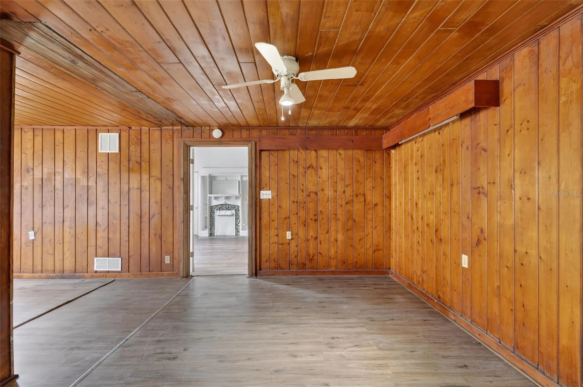 527 E Lemon Avenue Eustis FL 32726
