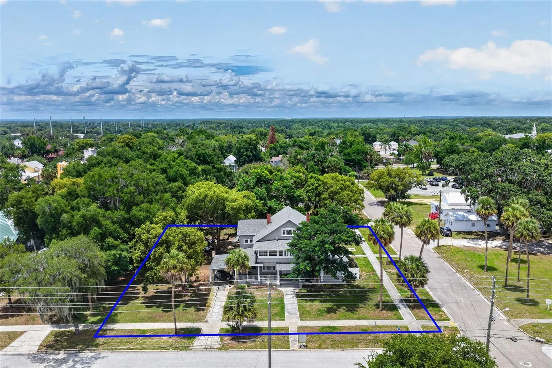 527 E Lemon Avenue Eustis FL 32726
