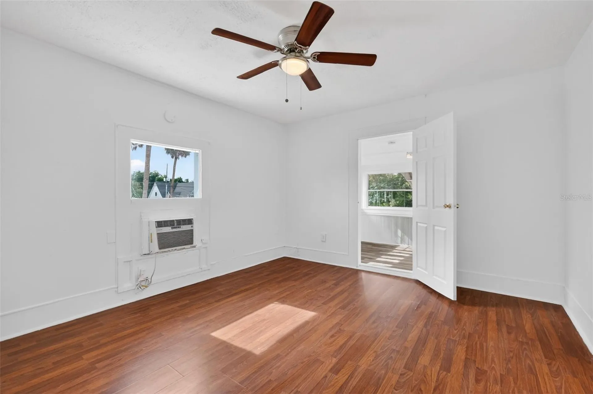 527 E Lemon Avenue Eustis FL 32726